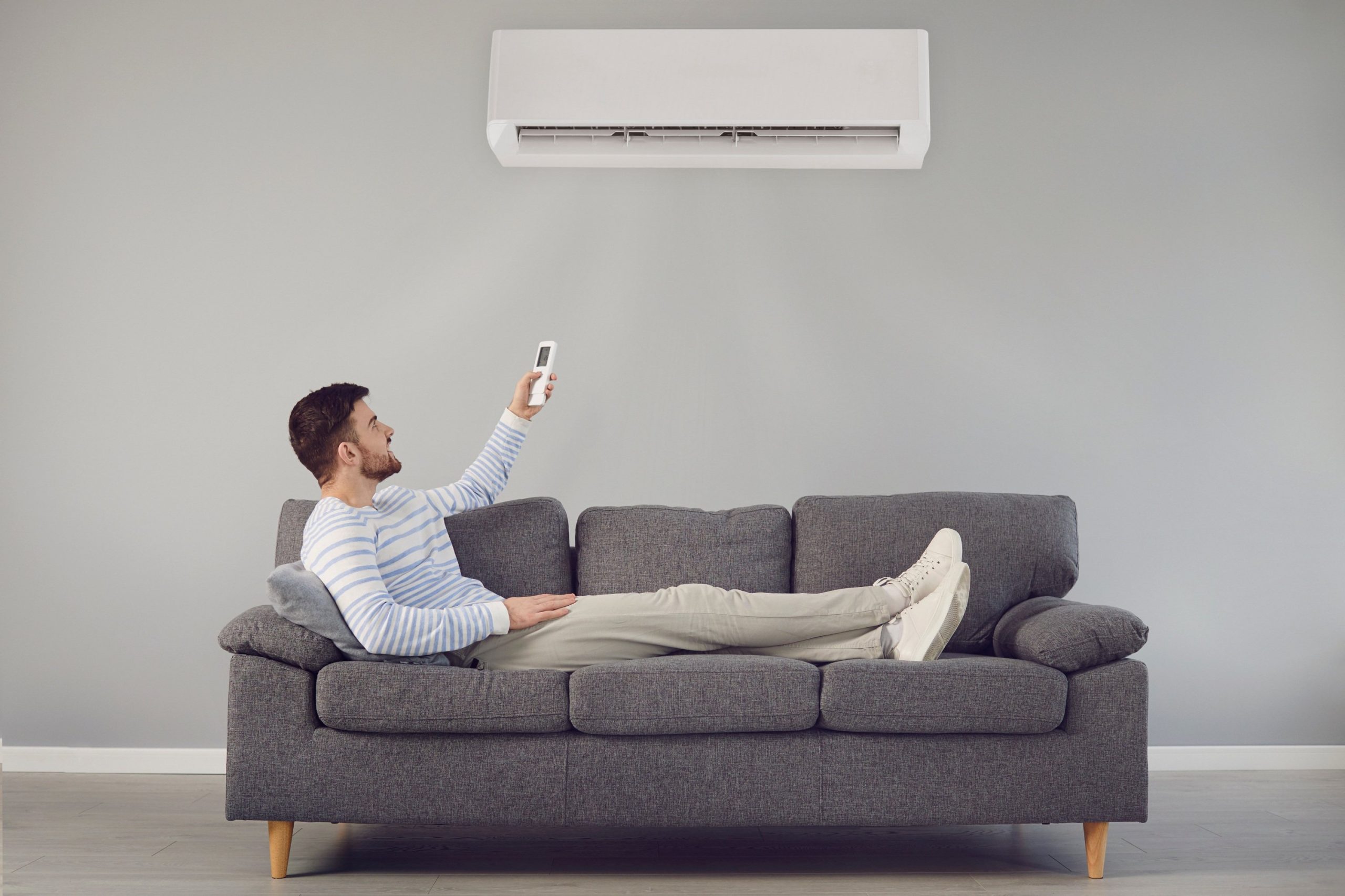 klimatyzacja mieszkanie sofa